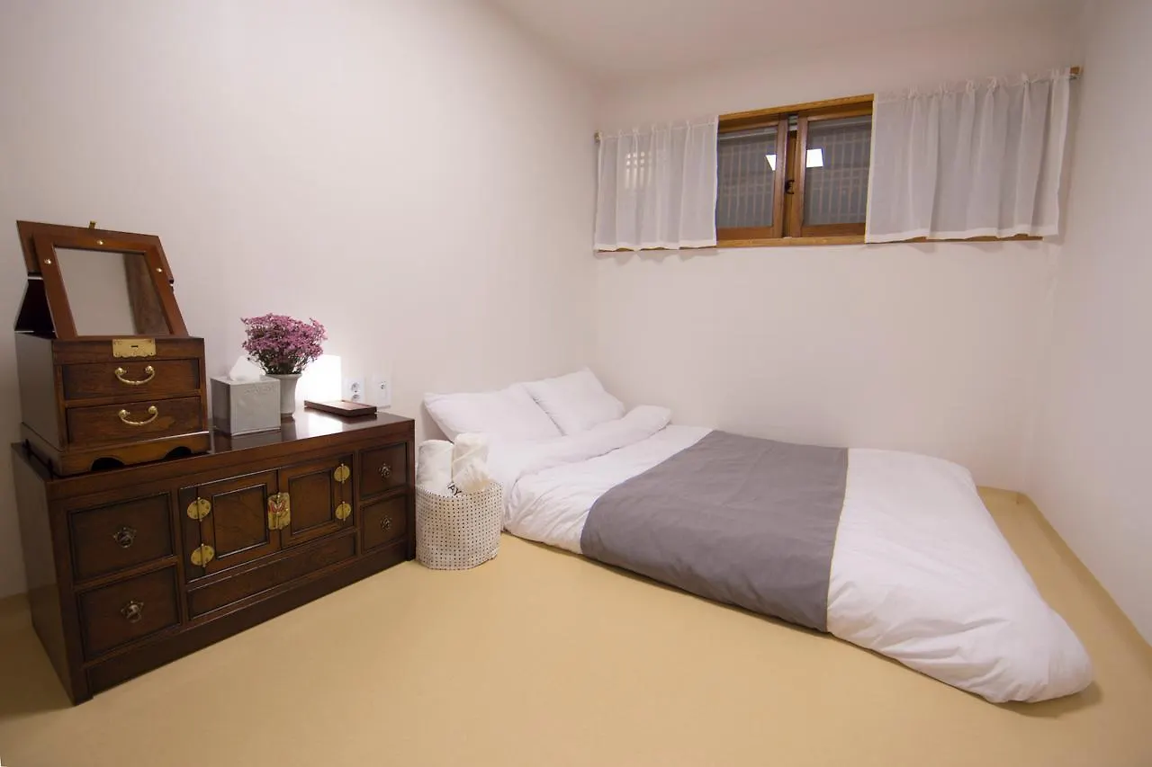 Stay 256 Hanok Guest House Soul 2*,